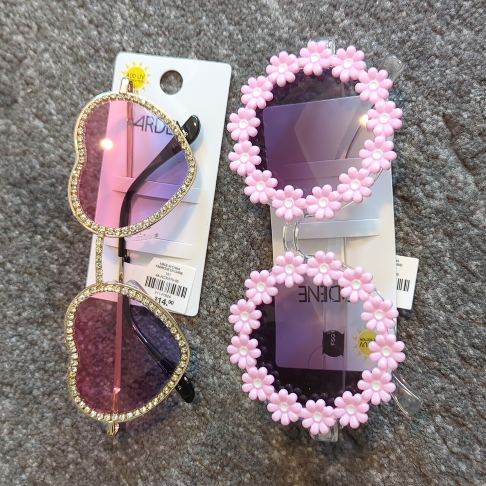 2 pairs of sunglasses